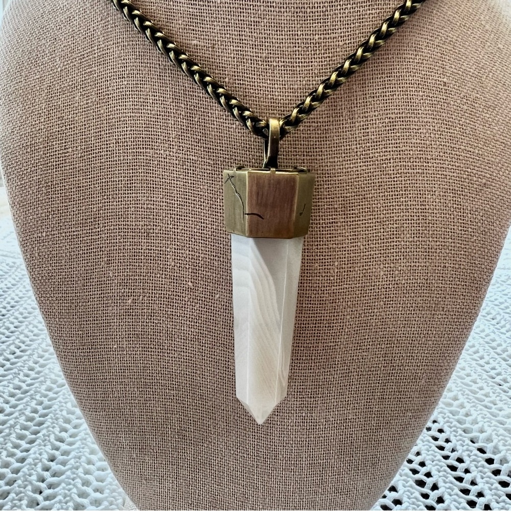 Kendra Scott Jayce Statement Necklace in White Banded Agate